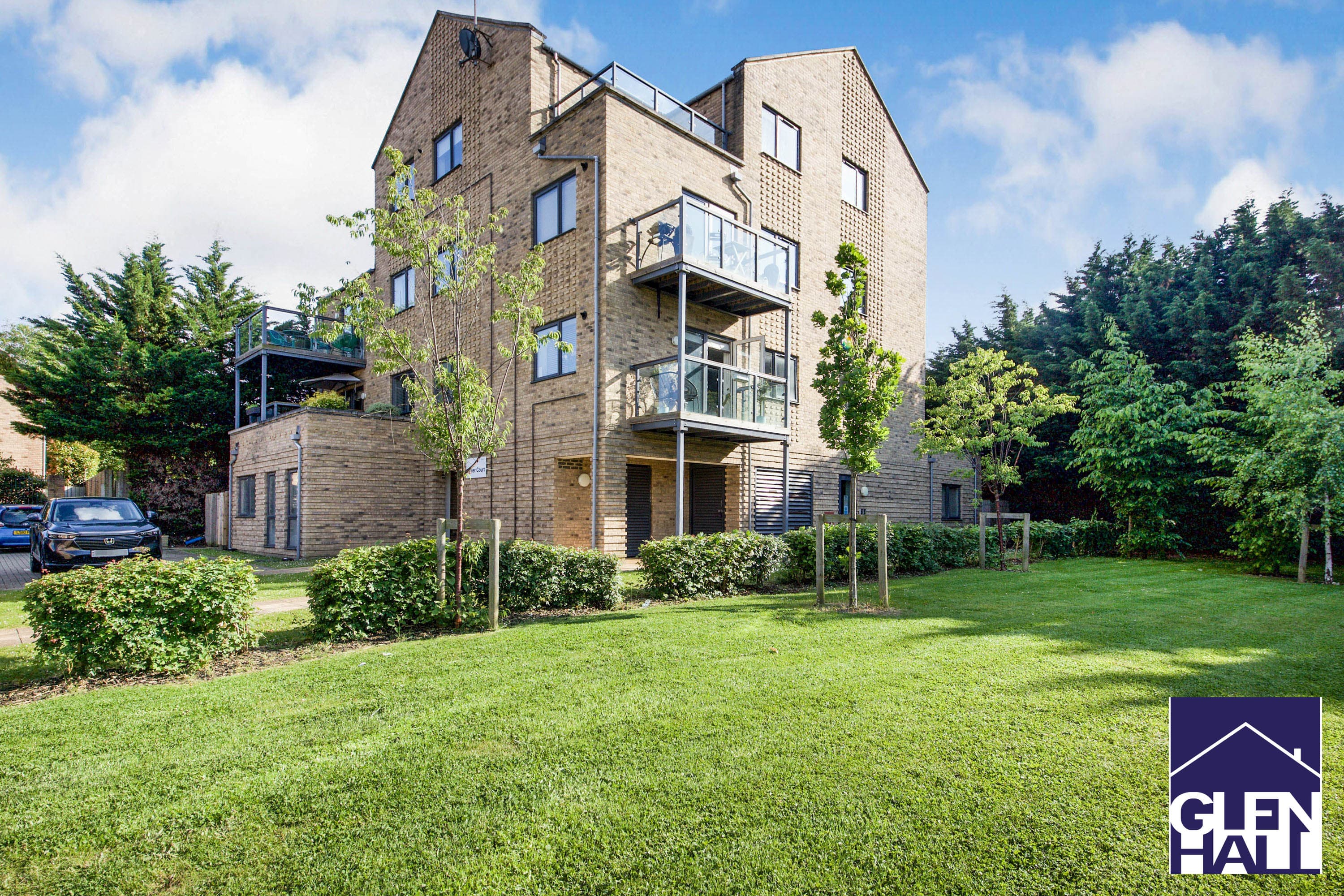 Well Grove, Hillier Court, N20