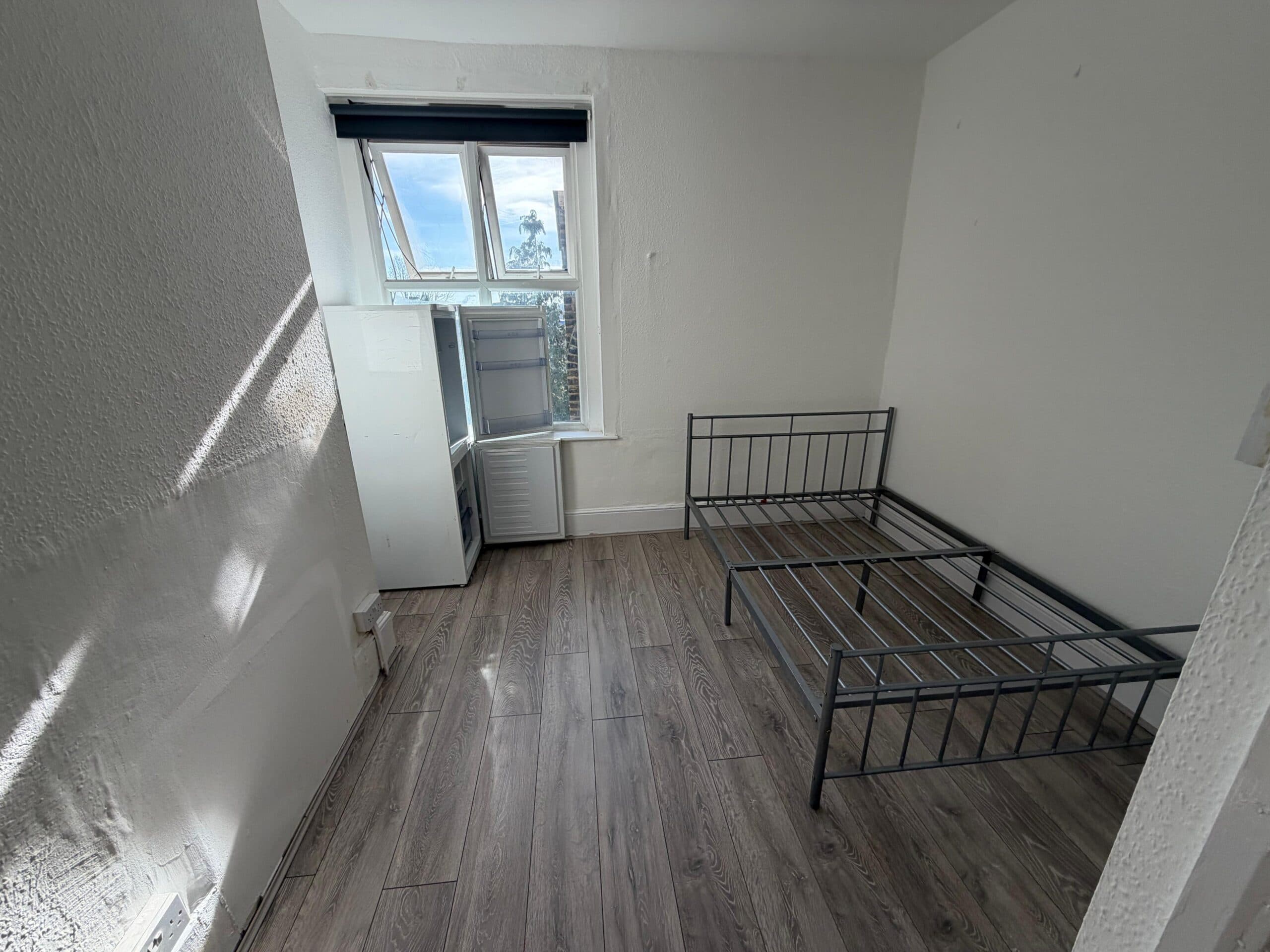 Friern Barnet Road, London N11