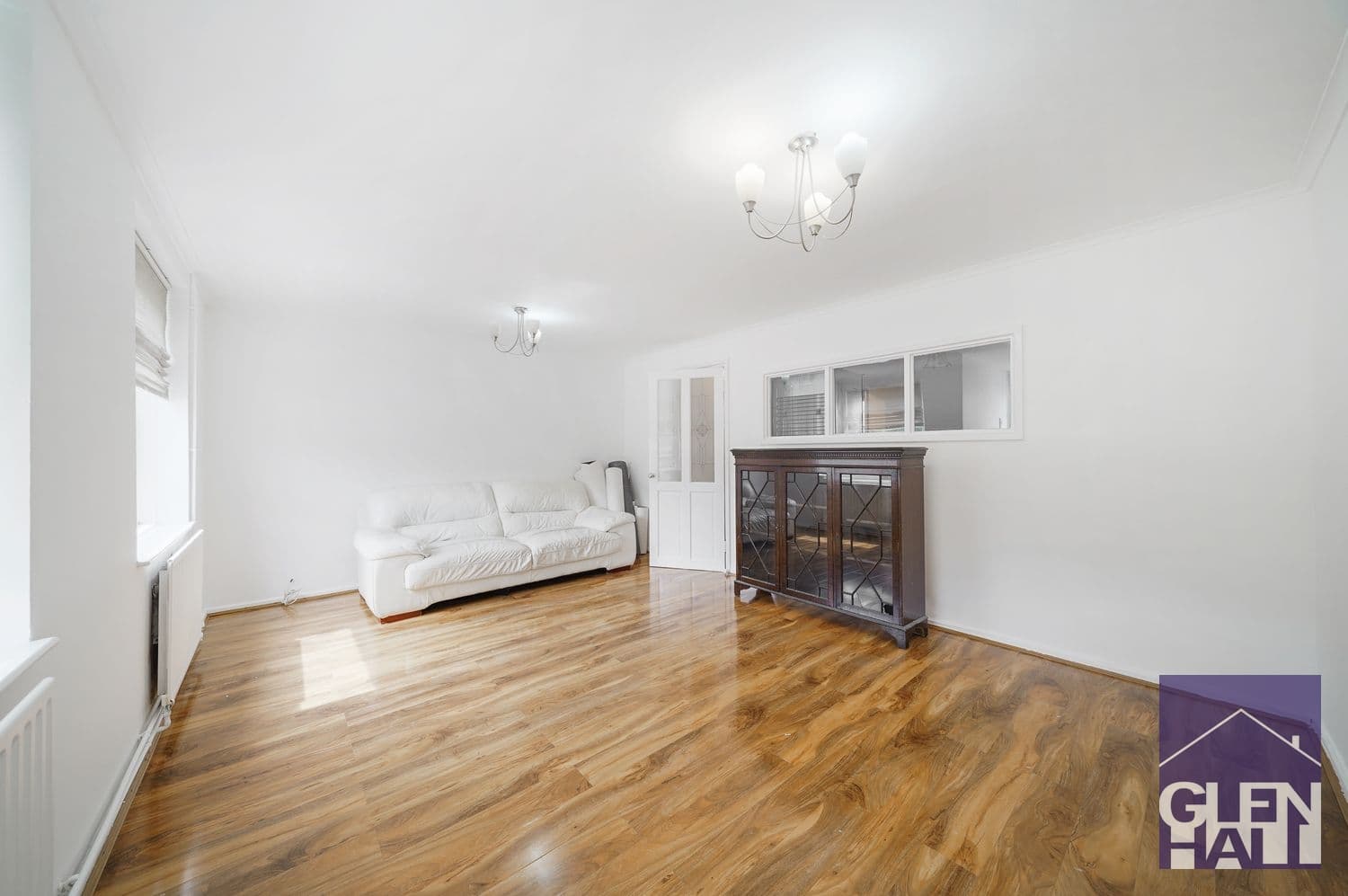 High Road, London, N11
